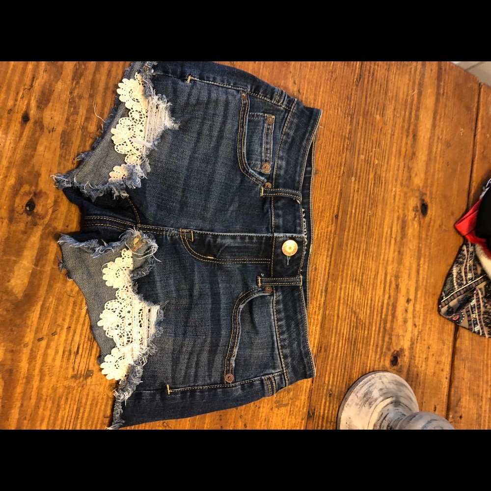 Jean cut off shorts with lace pockets